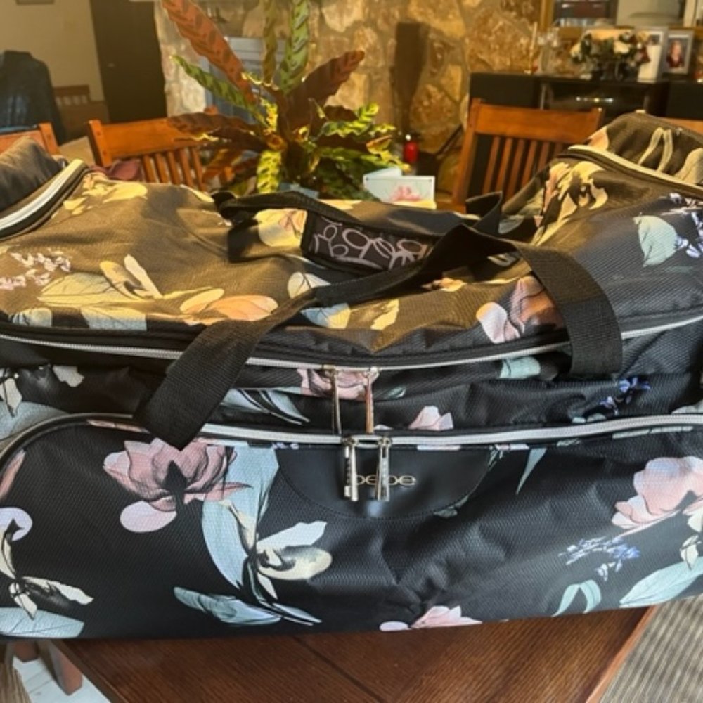 Bebe 30" Duffel w/ wheels